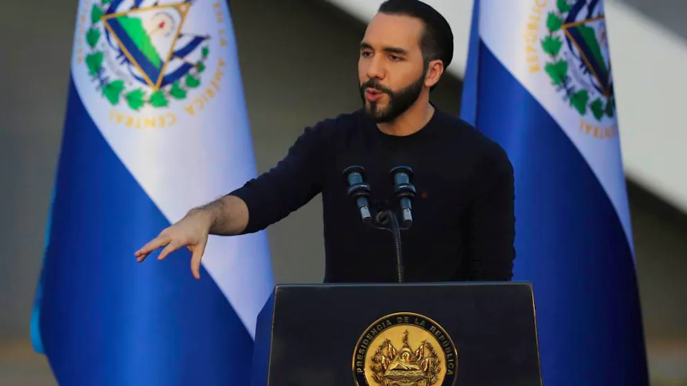ARCHIV - El Salvadors Präsident Nayib Bukele hält eine Rede während der Einweihung eines industriellen Datenzentrums. Foto: Salvador Melendez/AP/dpa/Archivbild