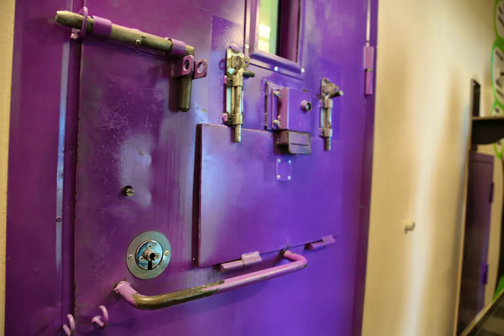 Behind Swedish curtains in Estonia - Gallery. An offender from Sweden could soon be sitting behind this door.