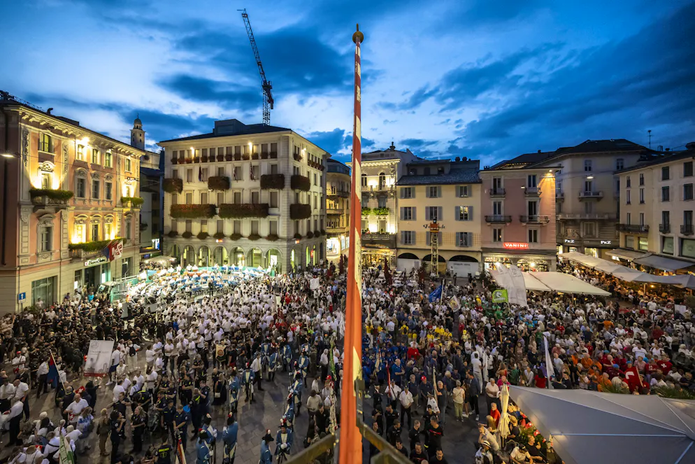 Il corteo delle Autorità e Associazioni cittadine e il discorso ufficiale durante i festeggiamenti del Primo d’Agosto a Lugano.