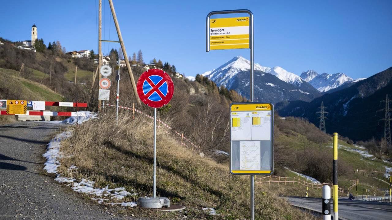 Lawine/Erdrutsch. Lage unter felssturzgefährdetem Dorf Brienz GR entspannt sich