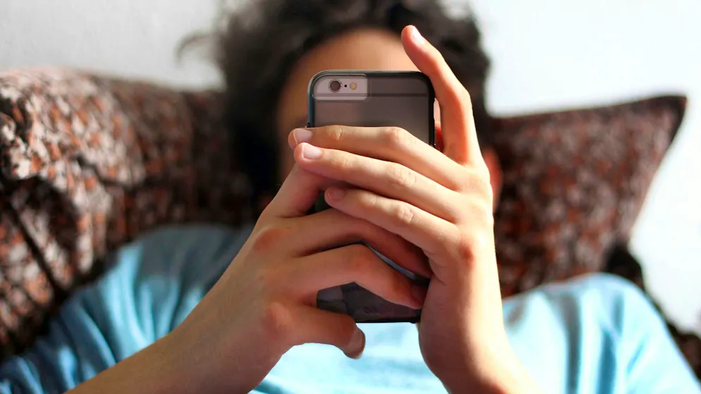 Indipendentemente dagli aggiornamenti, riavviare il cellulare di tanto in tanto non è una cattiva idea.