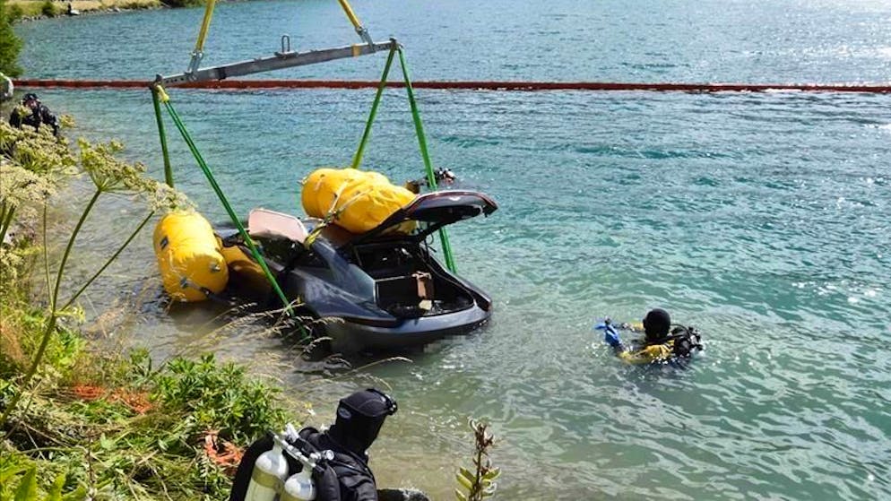 Grigioni. Auto finisce nel lago di Sils, due feriti lievi