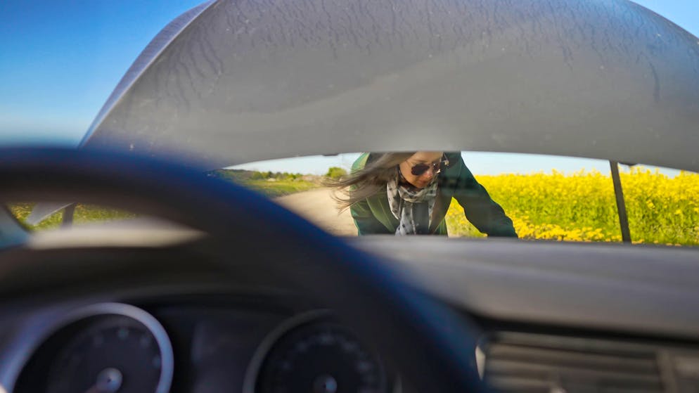 «Guardate cosa ho combinato». Appena arrivata in Sardegna, distrugge l'auto: il disastro di Jenny Urtis in vacanza