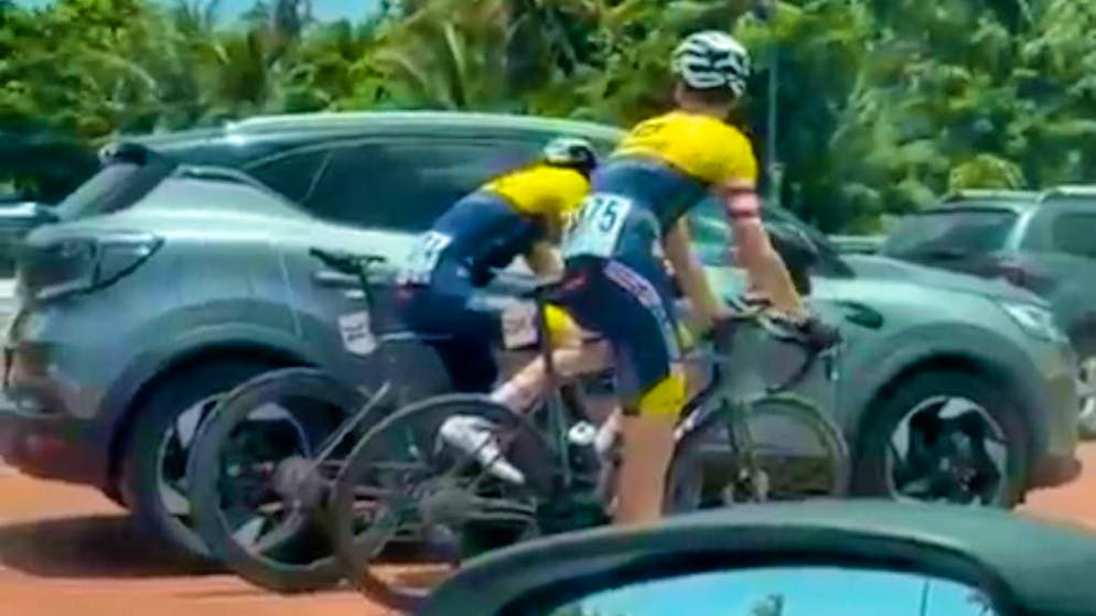 Le prove in video. Beccati in flagrante: ecco come due ciclisti professionisti sono stati sorpresi a barare!