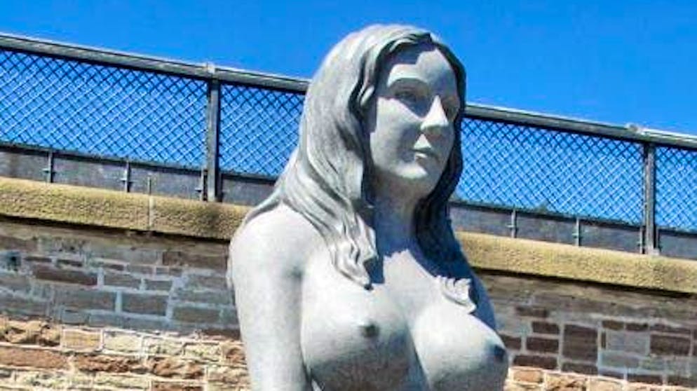 Paese diviso. Una nuova Sirenetta danese suscita molte polemiche: «È pornografica e volgare»