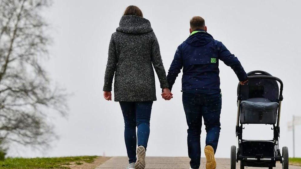 Meno parenti, meno sostegno. Ecco come il cambiamento demografico trasforma le famiglie