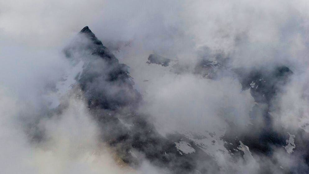 Saas-Grund VS. Mountaineer falls to her death on the Lagginhorn