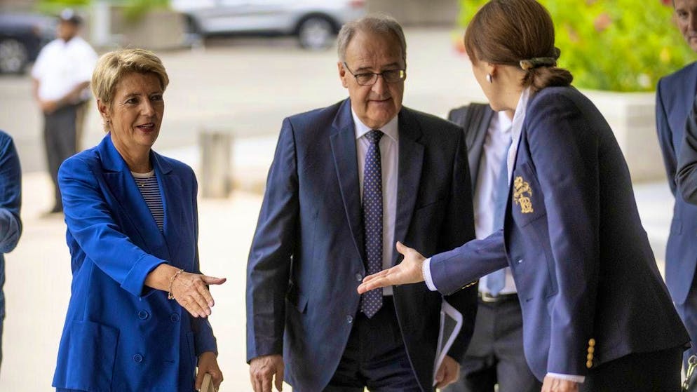 President Karin Keller-Sutter and Secretary of Commerce Guy Parmelin are greeted on their arrival at the US State Department in Washington on Wednesday.