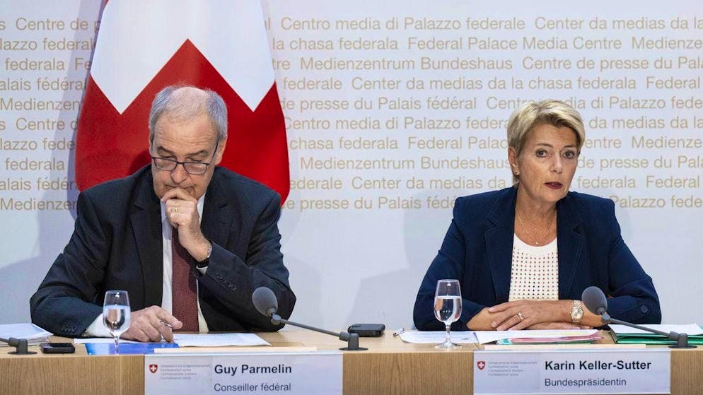 President Karin Keller-Sutter and Economics Minister Guy Parmelin spoke to the media on Thursday.