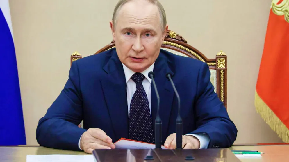 Der russische Präsident Wladimir Putin (M) leitet die Sitzung des Sicherheitsrats im Kreml. Foto: Sergei Ilyin/Pool Sputnik Kremlin via AP/dpa