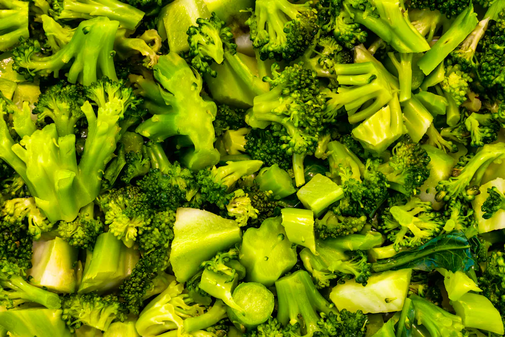Broccoli sandwiches contaminated with botulism bacteria are believed to be responsible for the deaths of two people in Calabria. A neurotoxin produced by the bacteria can lead to life-threatening respiratory paralysis.