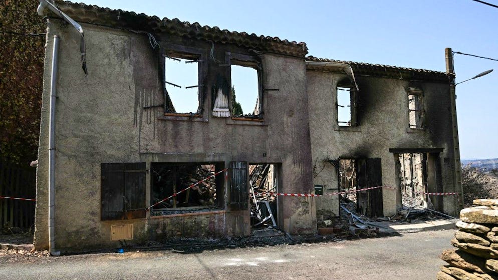 15 villages impactés. L'incendie du sud de la France ne sera «pas maîtrisé» avant dimanche soir