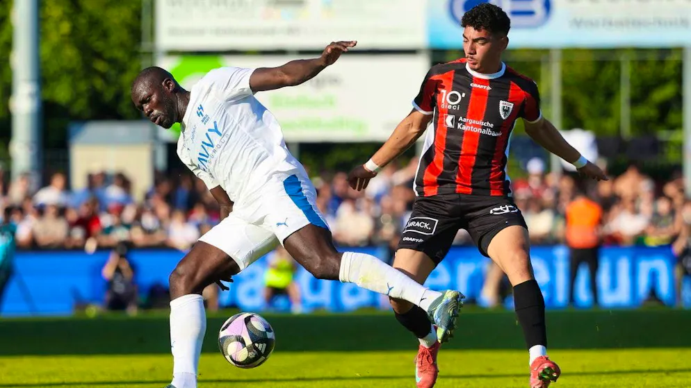 Al-Hilal's Kalidou Koulibaly (left) in a duel with Aarau's Amr Khaled.