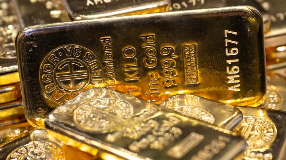 Mercato turbolento. L'oro lascia i massimi e attende una decisione sui dazi degli Stati Uniti