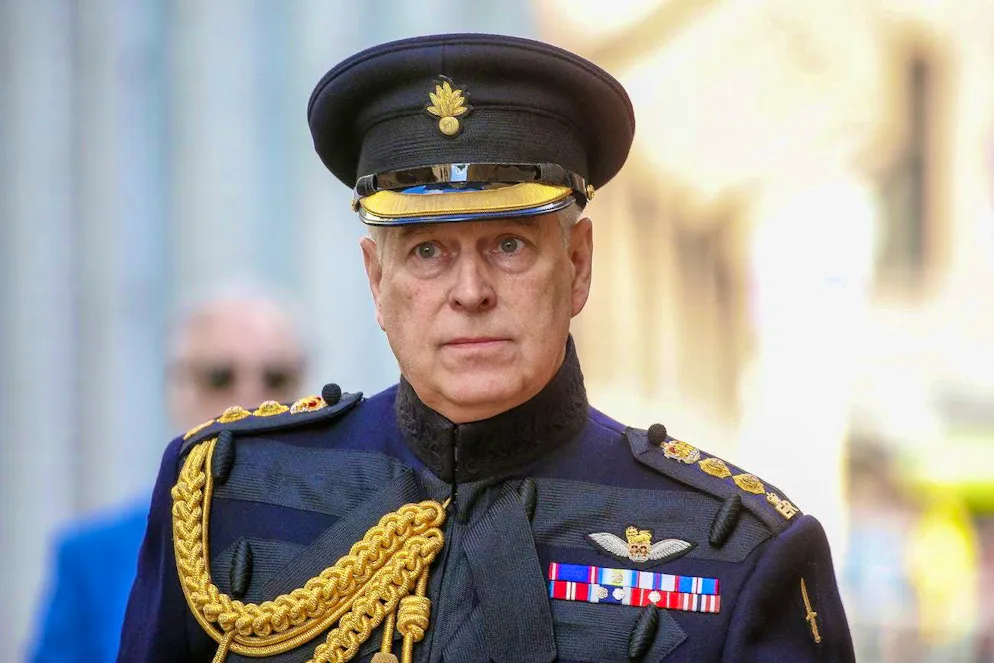 Il principe Andrea sta fuggendo ad Abu Dhabi?. Secondo i media, il principe Andrea starebbe progettando di fuggire in esilio.