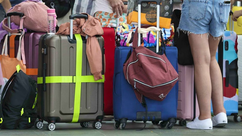 Travel trend from the 90s. Going on vacation without knowing where to go - blind bookings are back