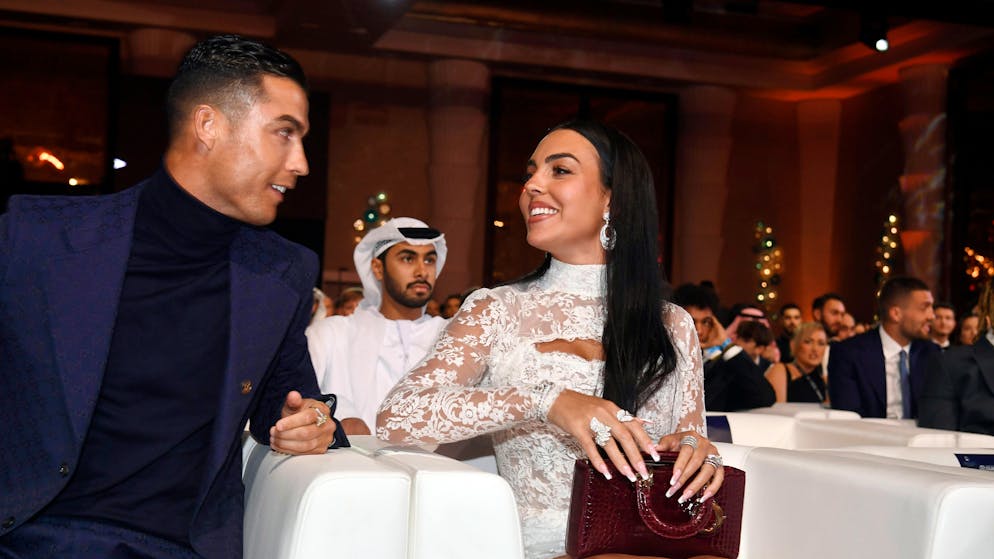 A un passo dalle nozze?. Dopo 9 anni arriva la proposta di Ronaldo a Georgina: «Sì, lo voglio». L'anello è da brividi