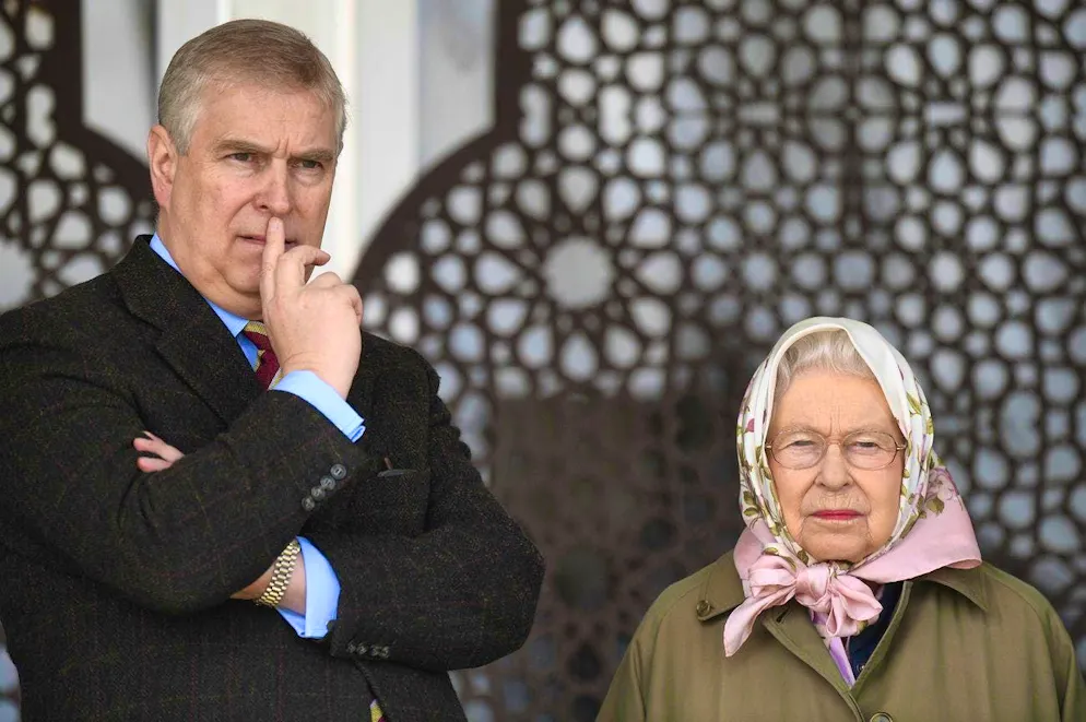 Il principe Andrea sta fuggendo ad Abu Dhabi?. La regina Elisabetta II ha sempre avuto un occhio di riguardo per il suo secondogenito, ma l'amatissima monarca è morta nel Castello di Balmoral il 2 settembre 2022.