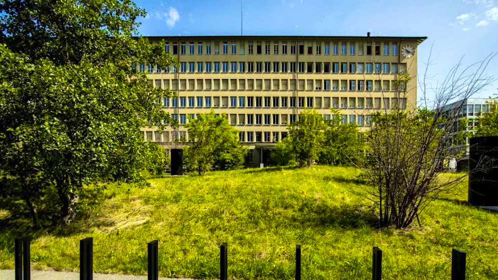 The Klug health insurance fund in Zug is housed in the former administration building of Landis and Gyr in Zug, whose company health insurance fund it used to be. (archive photo)