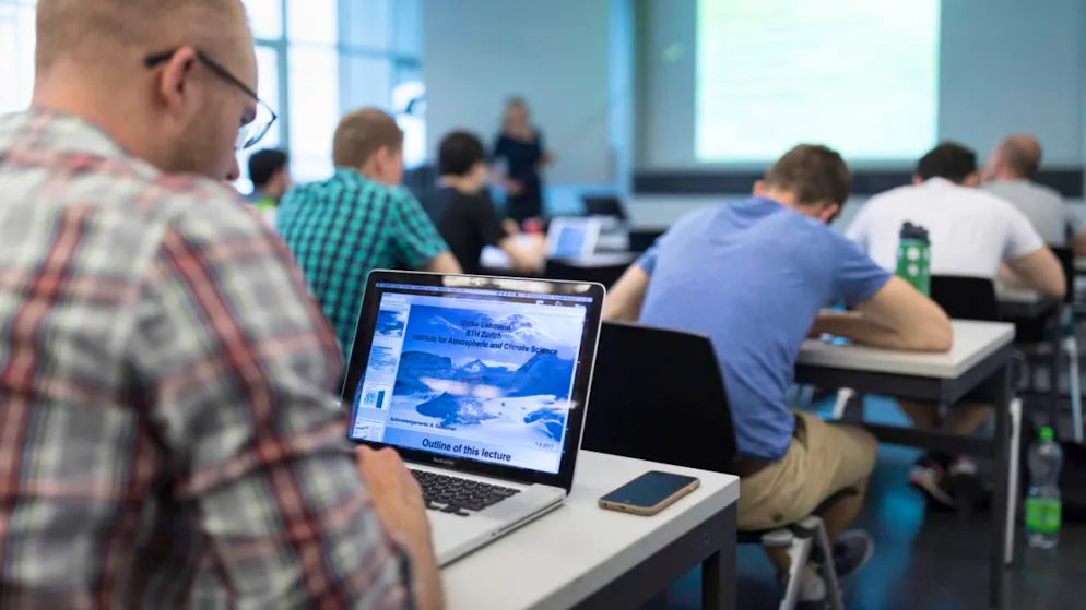 Trotz Top-Studium: Jobflaute trifft jetzt auch Ingenieure - Gallery. Auch andere Absolventen der technischen Fachrichtungen spüren den höheren Konkurrenzkampf im Arbeitsmarkt. (Archivbild)