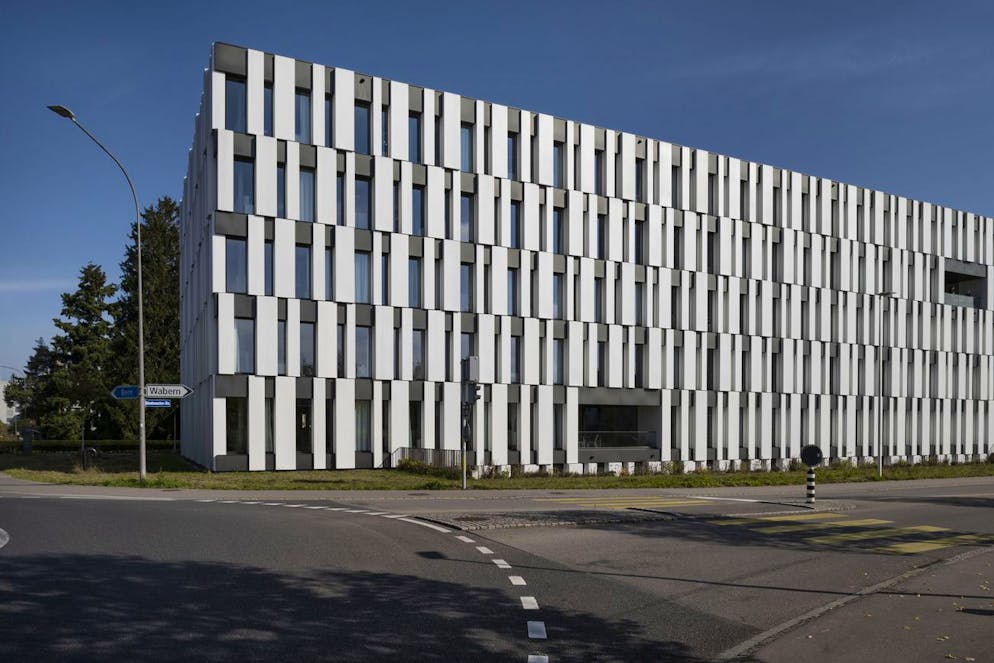 Civil servants should delete emails as a cost-saving measure