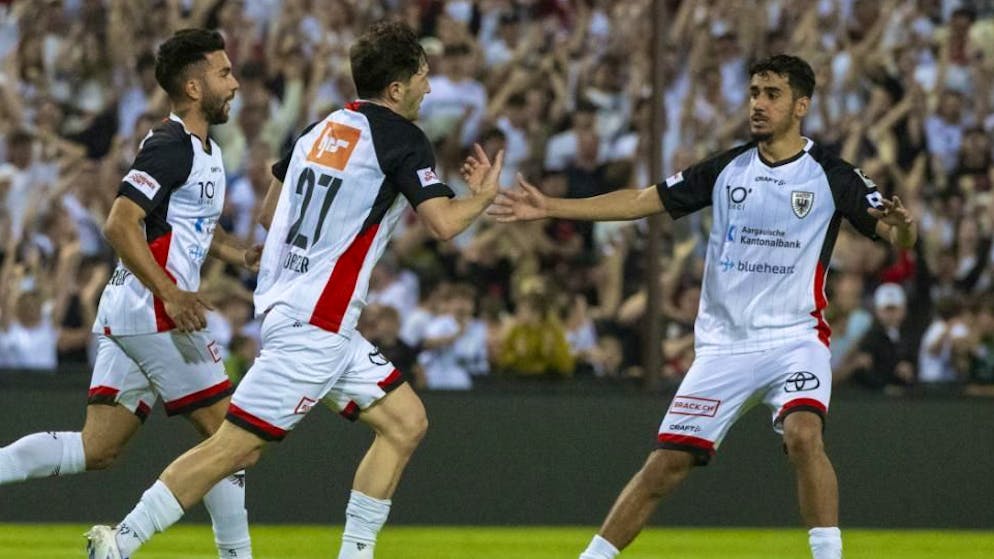 Challenge League Highlights. Aarau nach Sieg im Wiederholungsspiel wieder Leader