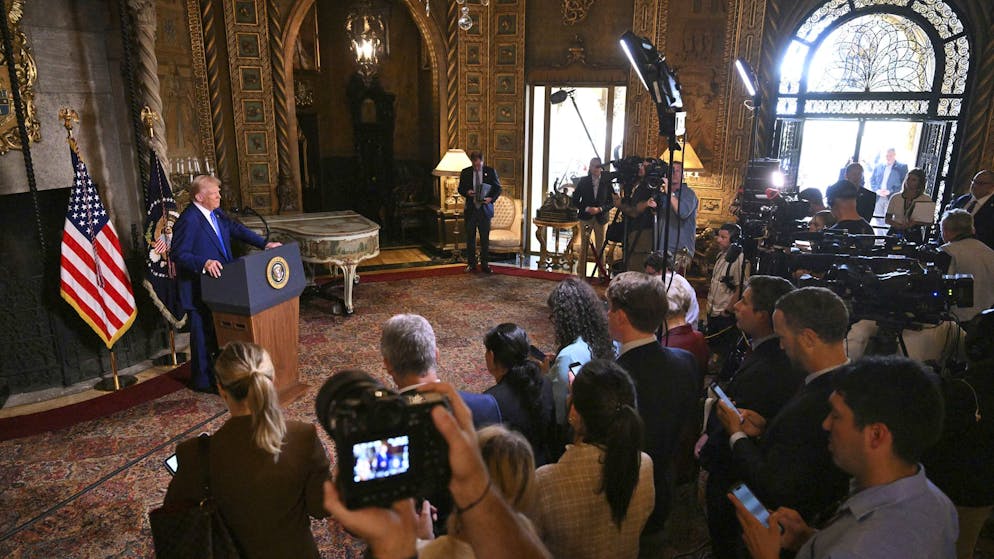 USA unter Donald Trump. Trump und seine Familie sollen in seinen Amtszeiten 3,4 Milliarden Dollar gescheffelt haben