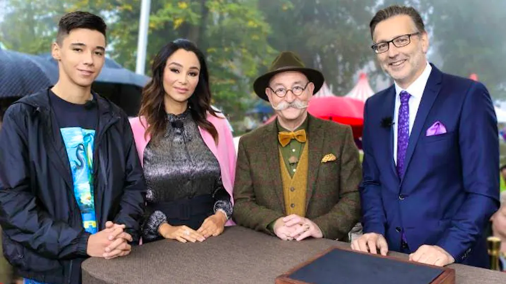 Diego and Verona Pooth on the TV show "Bares für Rares" with presenter Horst Lichter and art expert Detlev Kümmel-