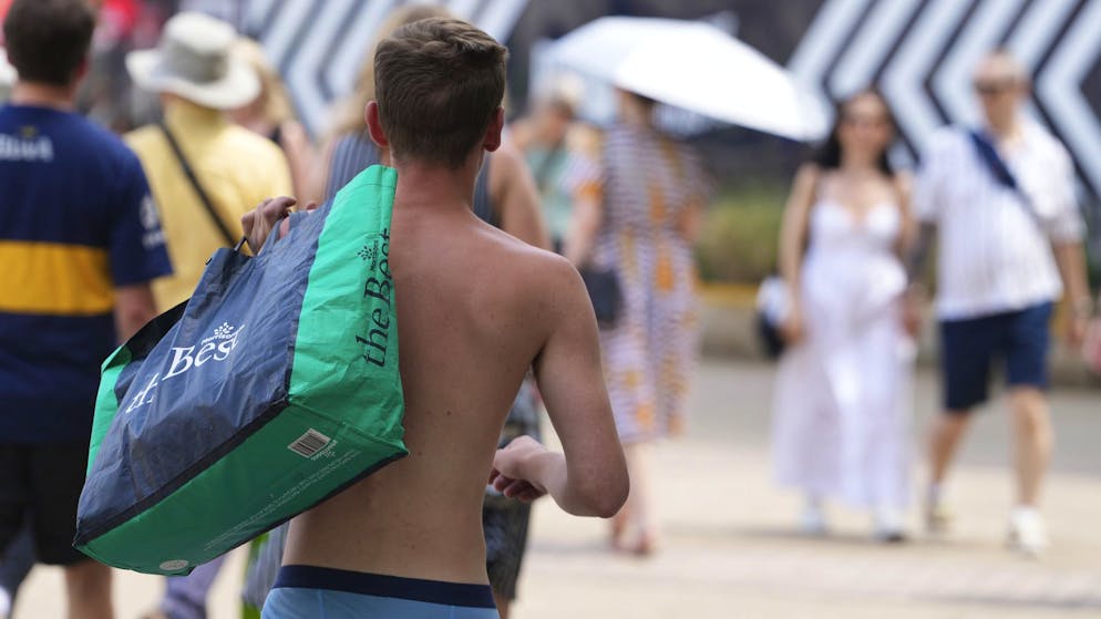 «Maschio alfa tossico». Uomini senza maglietta: è ancora sexy o è già sessista?