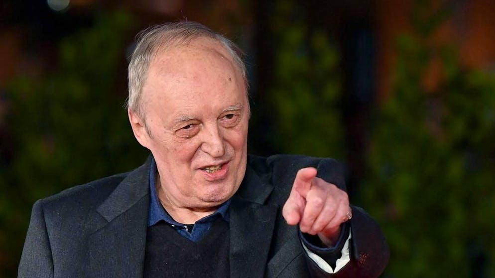 Era in vacanza sull'isola. Il regista italiano Dario Argento ricoverato a Ischia per una crisi respiratoria