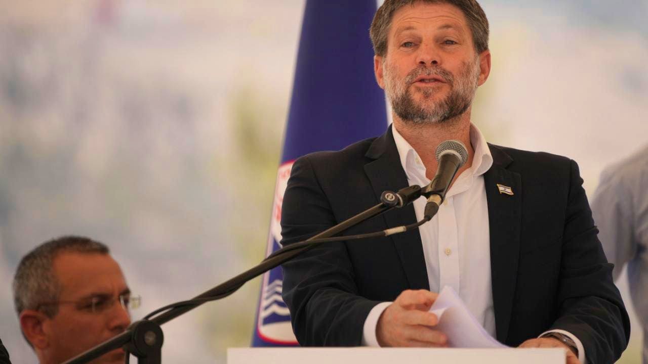 Politik. Israels Finanzminister droht mit Annexion von Westjordanland