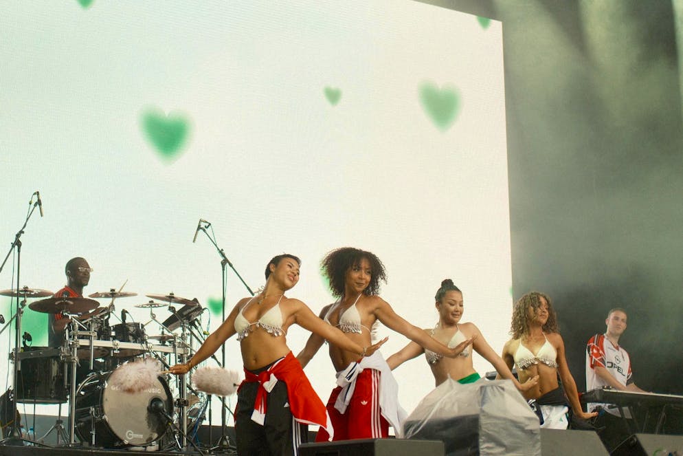 Cachita und ihre Crew. Die Choreografie der Tanzhow stammt von ESC-Tänzerin Zoey (links).