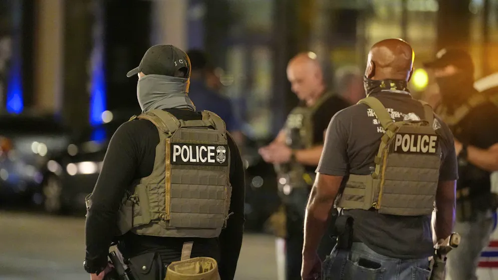 Masked agents and checkpoints. National Guard patrols Washington - Mayor warns parents