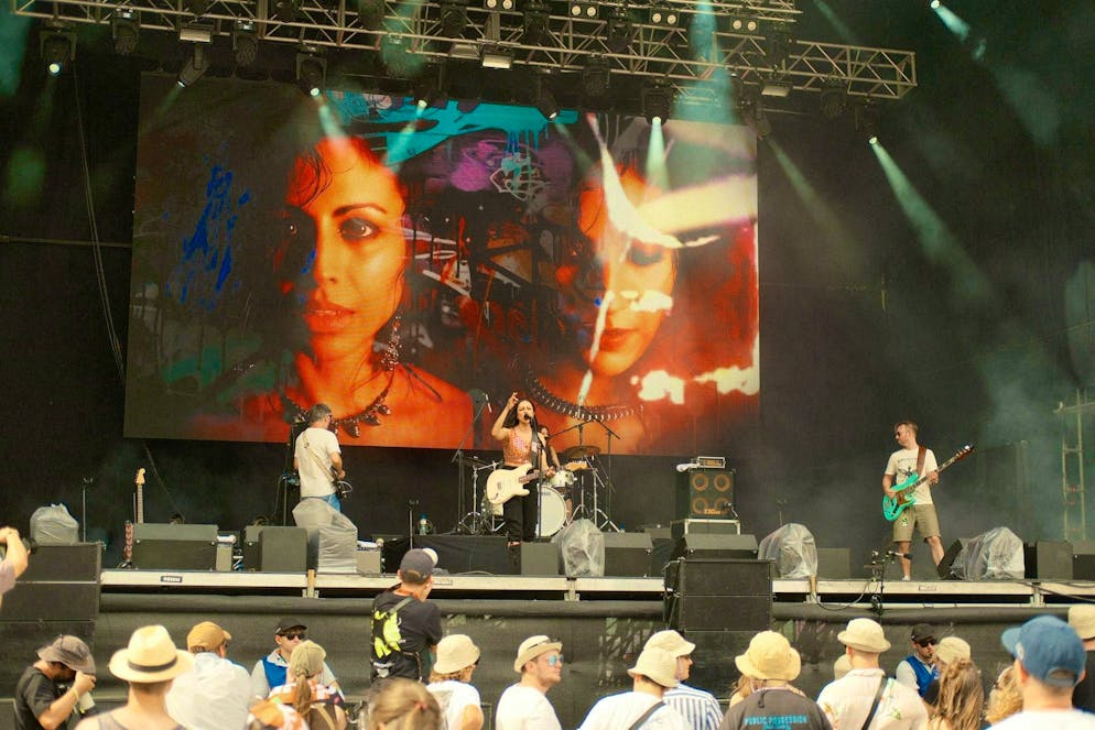 The first acts kicked off in Gampel on Thursday. Deer Park Avenue heat things up.