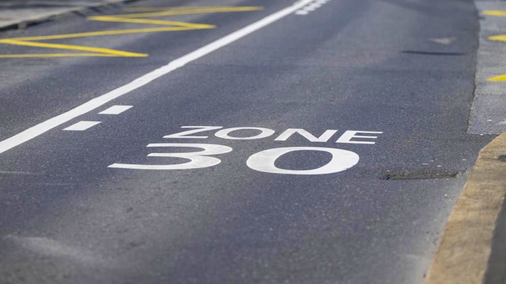 Traffico stradale. L'ATA deposita la petizione contro le restrizioni delle zone a 30 km/h