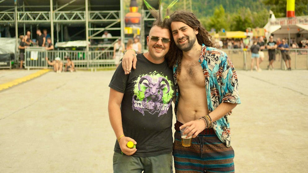 These two fans are looking forward to tomorrow's performance by Grossstadtgeflüster, but actually "it doesn't matter who is on stage - the main thing is Gampel".