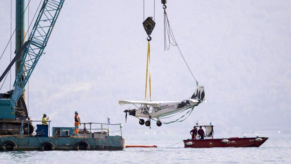 Vaud. Recuperato un piccolo aereo precipitato nel Lemano