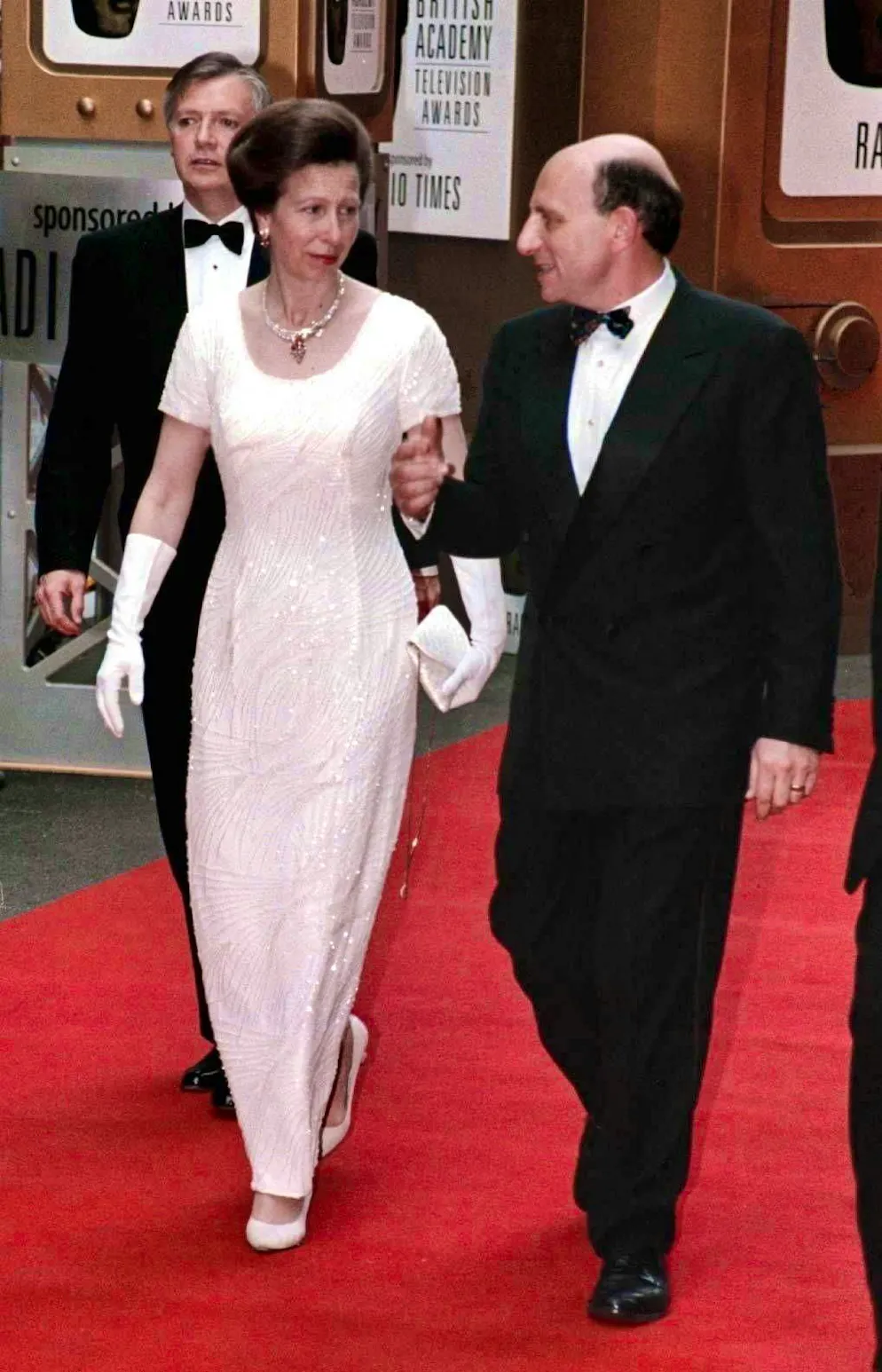 La principessa Anna: l'anti-trendsetter per eccellenza. BAFTA TV Awards 1999: un outfit minimalista, ma almeno con le paillettes!