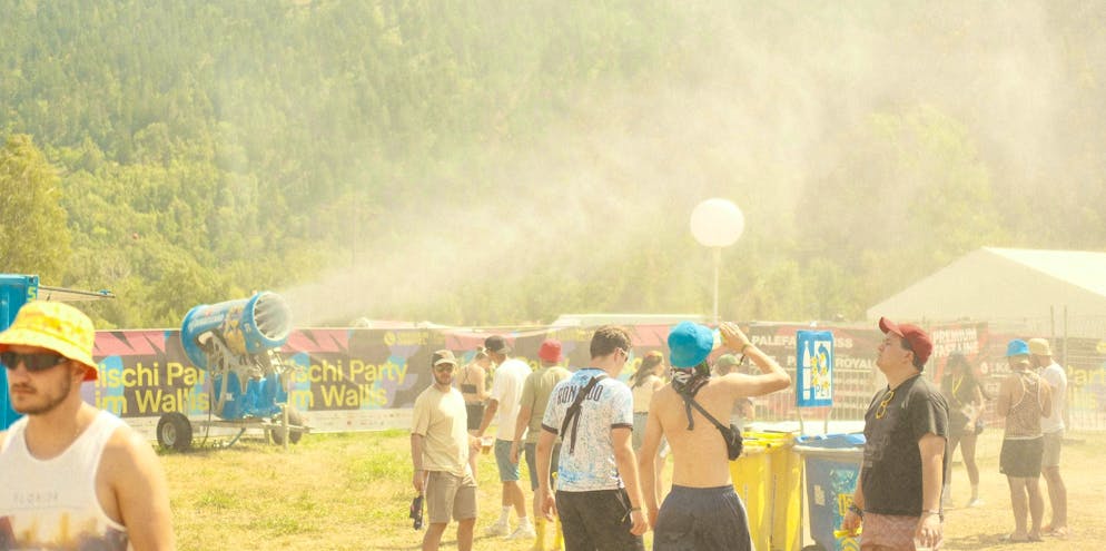 A number of snow cannons also provide cooling at Openair Gampel.