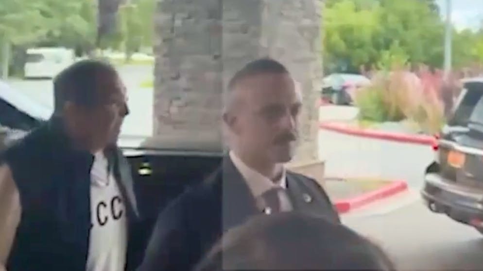 Alaska-Gipfel im Ticker. Putin kommt pünktlich +++ «Putin ist ein kluger Kerl – ich aber auch»: Jetzt spricht Trump