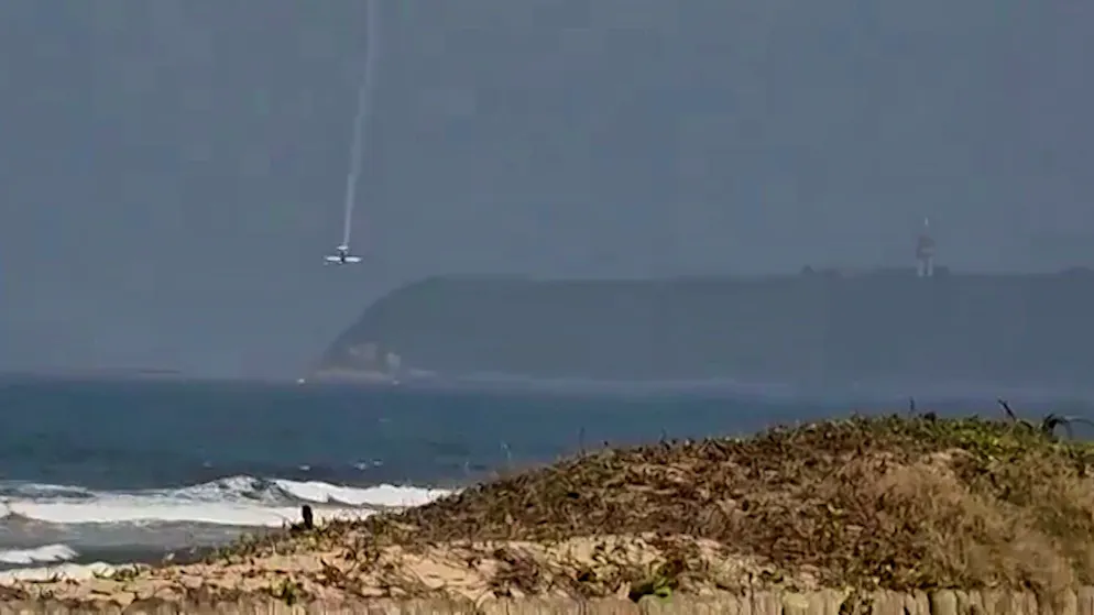 Bei Flugshow in Südafrika. Aerobatic-Pilot stürzt ins Meer – Suche nach Vermisstem geht weiter