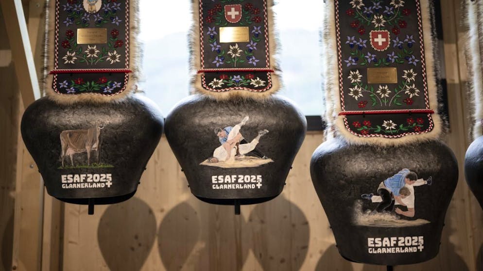 Tension rises. Temple of gifts opens at the Swiss Wrestling Festival