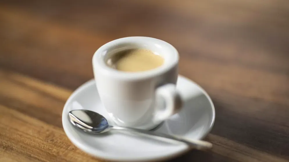 Die erste Tasse Kaffee am Morgen macht Kaffeetrinker laut einer Studie glücklich. (Symbolbild)