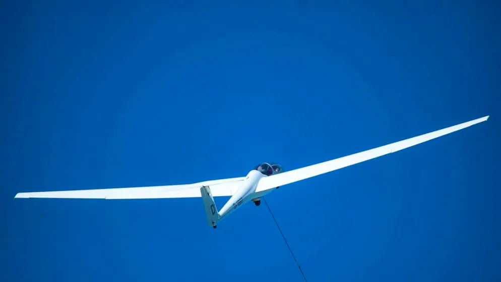 A glider and a tow plane crashed for initially unknown reasons. (theme picture)
