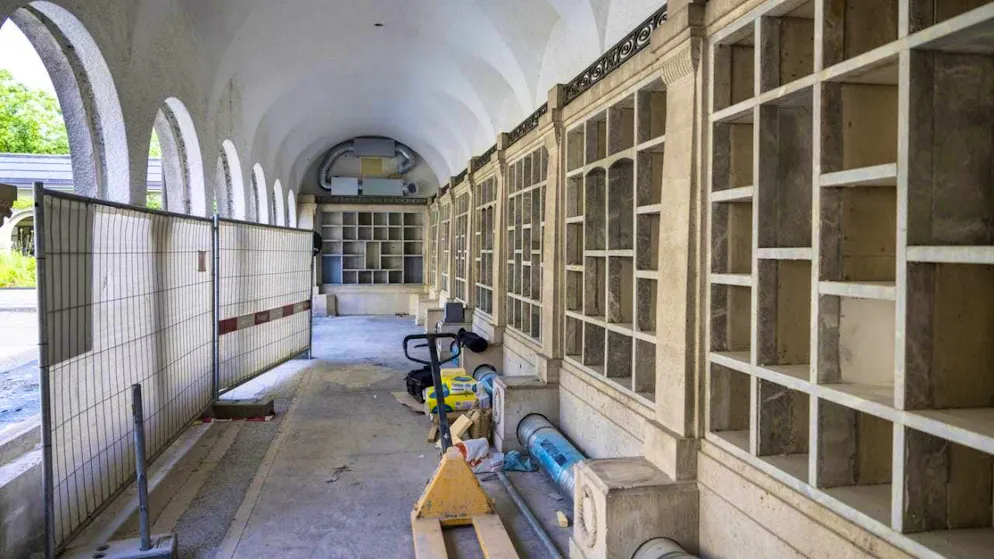 View of a former urn wall in the crematorium of the Bremgarten cemetery in Bern. The restaurant "La Vie" is due to open next year.