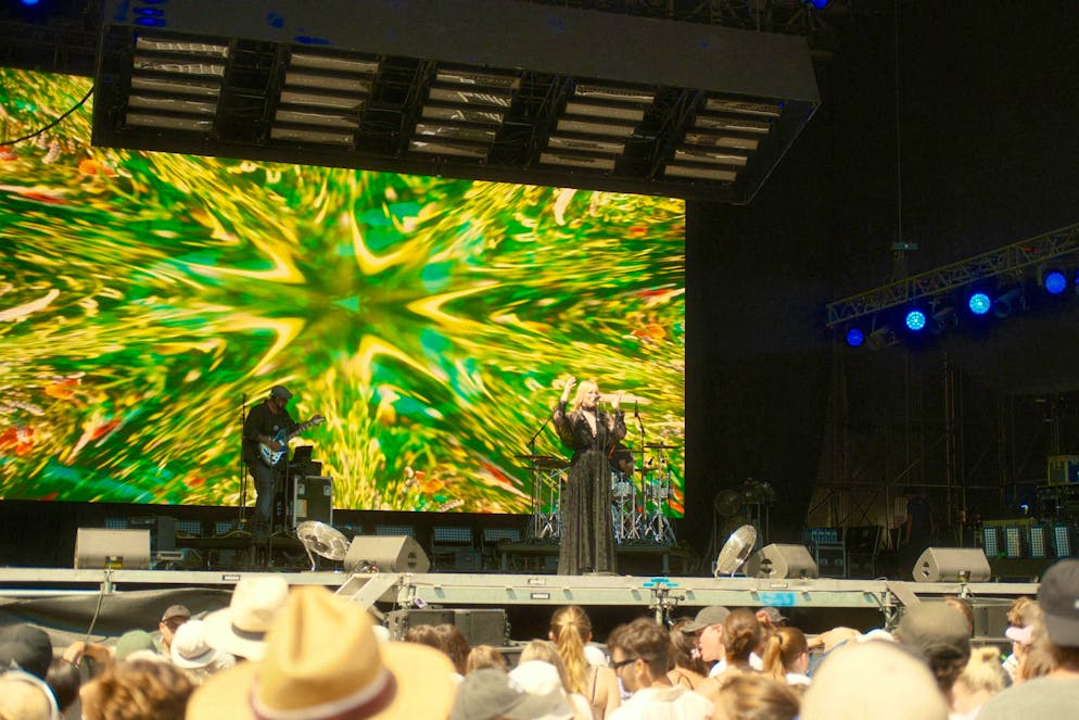 Bright background, great music.