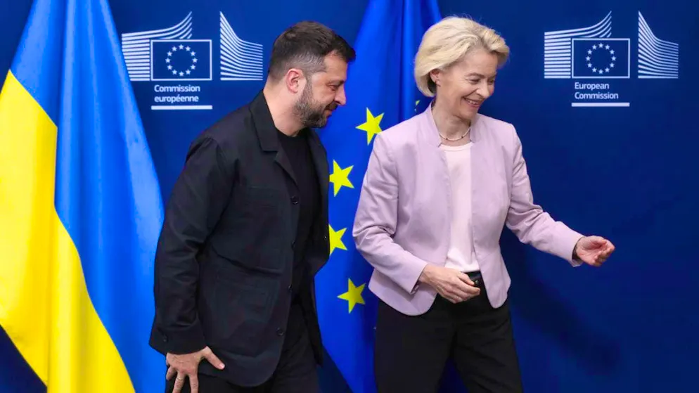 dpatopbilder - Ursula von der Leyen and Volodymyr Selenskyj before a meeting at the EU headquarters. Photo: Uncredited/AP/dpa