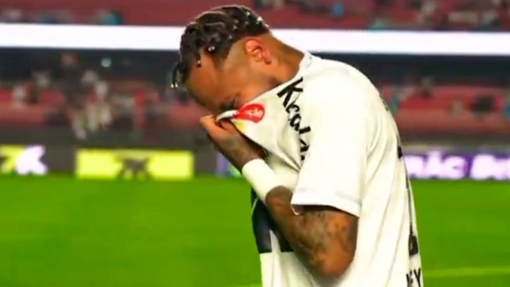 Highest defeat of his career. Superstar Neymar bursts into tears on the pitch
