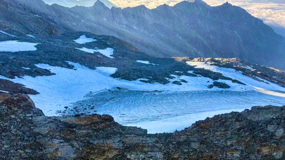 The mountaineer fell to his death on the Bietsch Glacier at around 3150 meters.