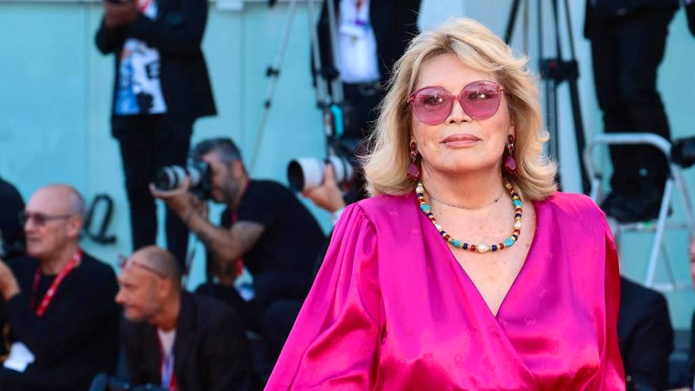 Film. Amanda Lear denuncia HBO per il documentario «Enigma», ecco perché